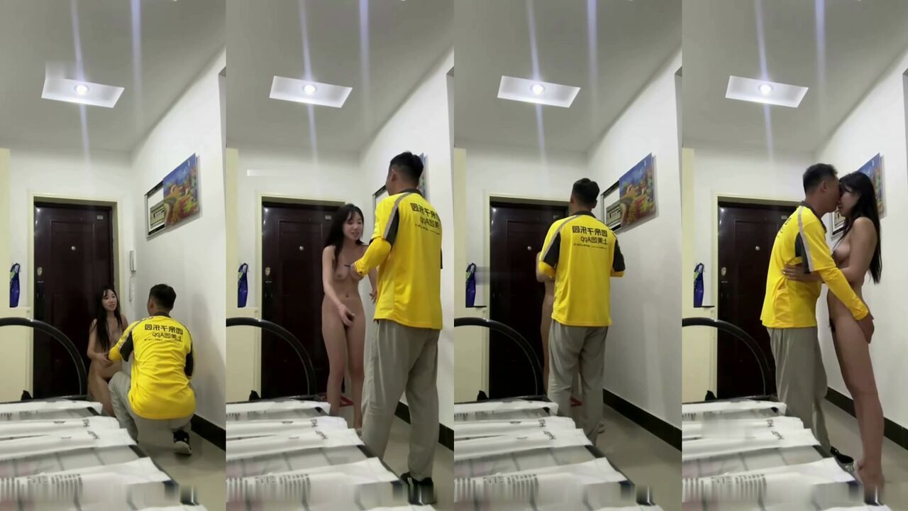 萬元定制，主人給的任務，全裸給美團外賣員下跪磕頭，對白精彩，小哥吓壞了，不敢玩啊