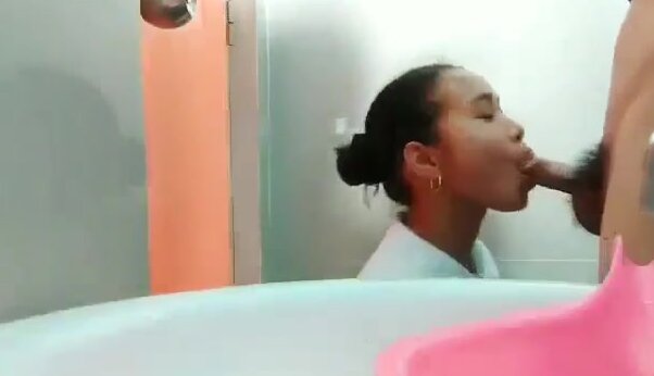 菲律賓高中情侶廁所啪啪2