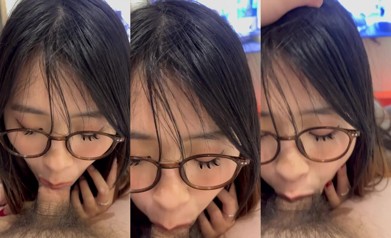 眼鏡禦姐口交深喉嚨