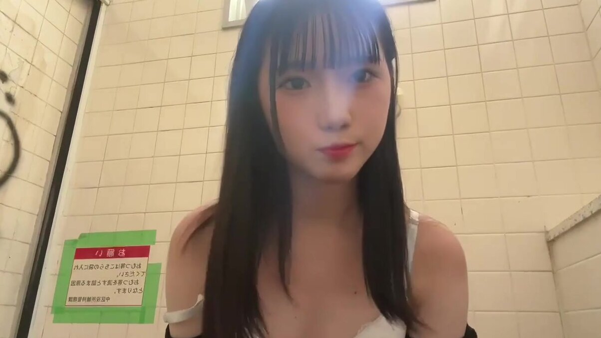 日本小姐姐脫衣自拍