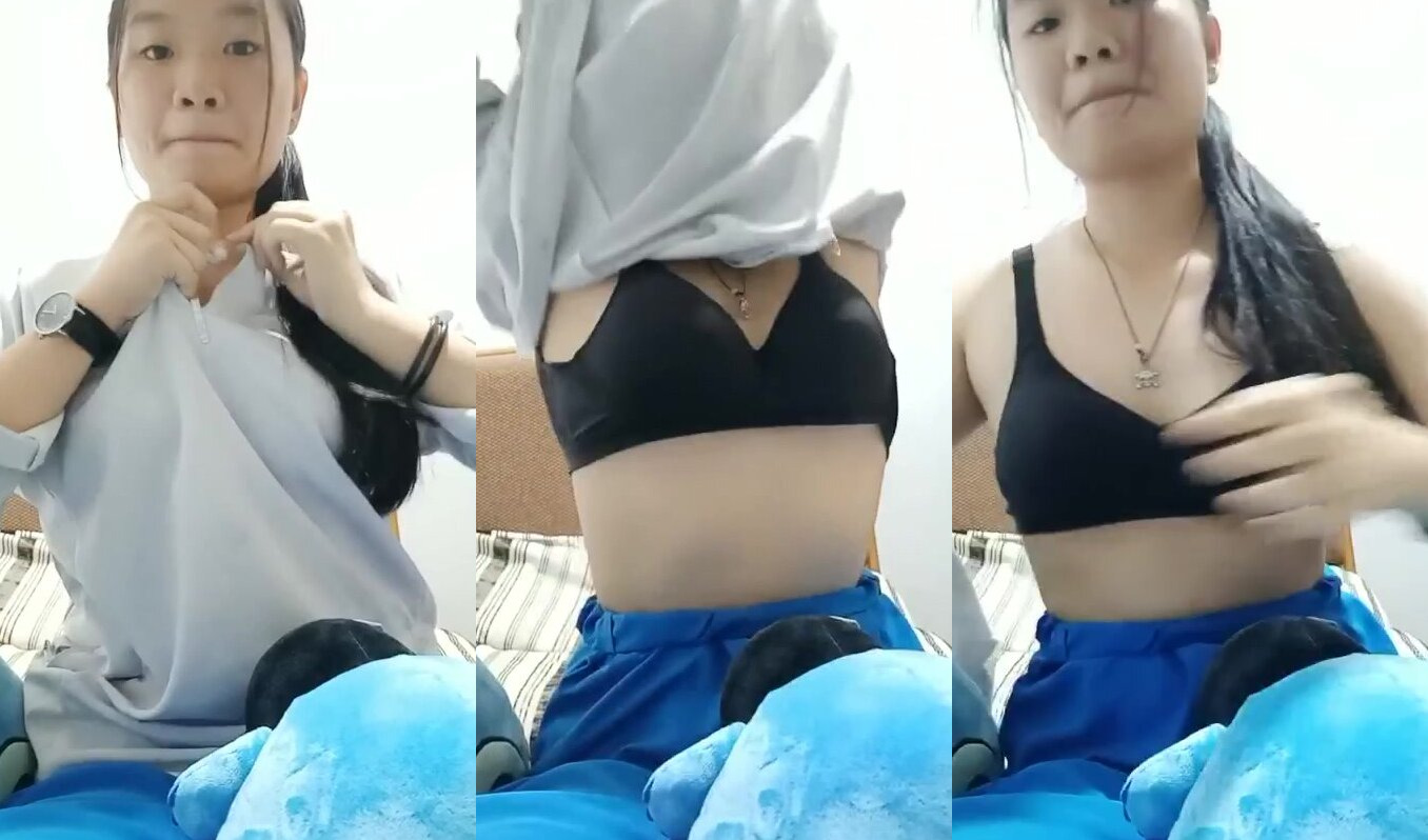 馬來西亞妹妹穿着校服揉奶給男友