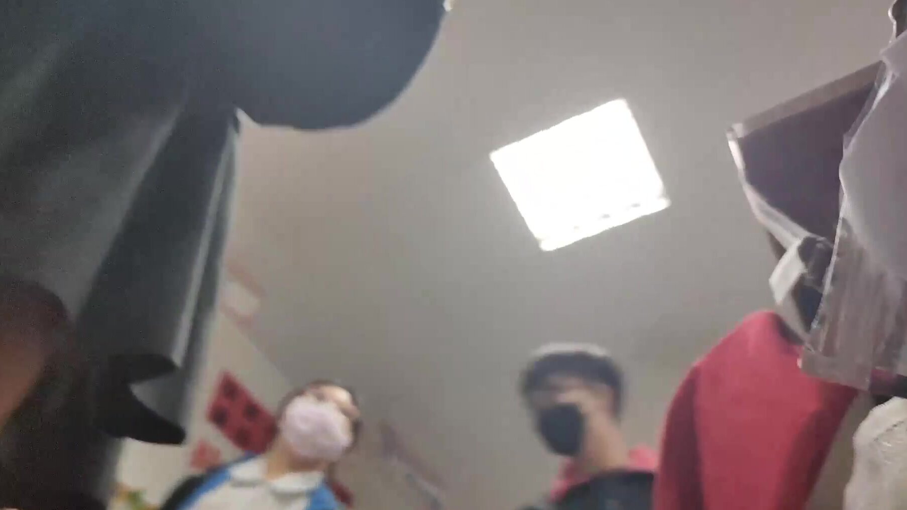 嘗試拍到同學內褲