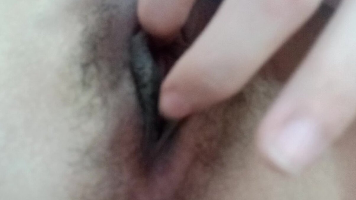 馬來西亞沙撈越可愛妹妹發自慰嫩穴給男友看