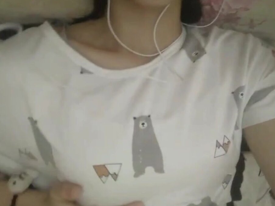 貧乳毛逼妹妹掰逼