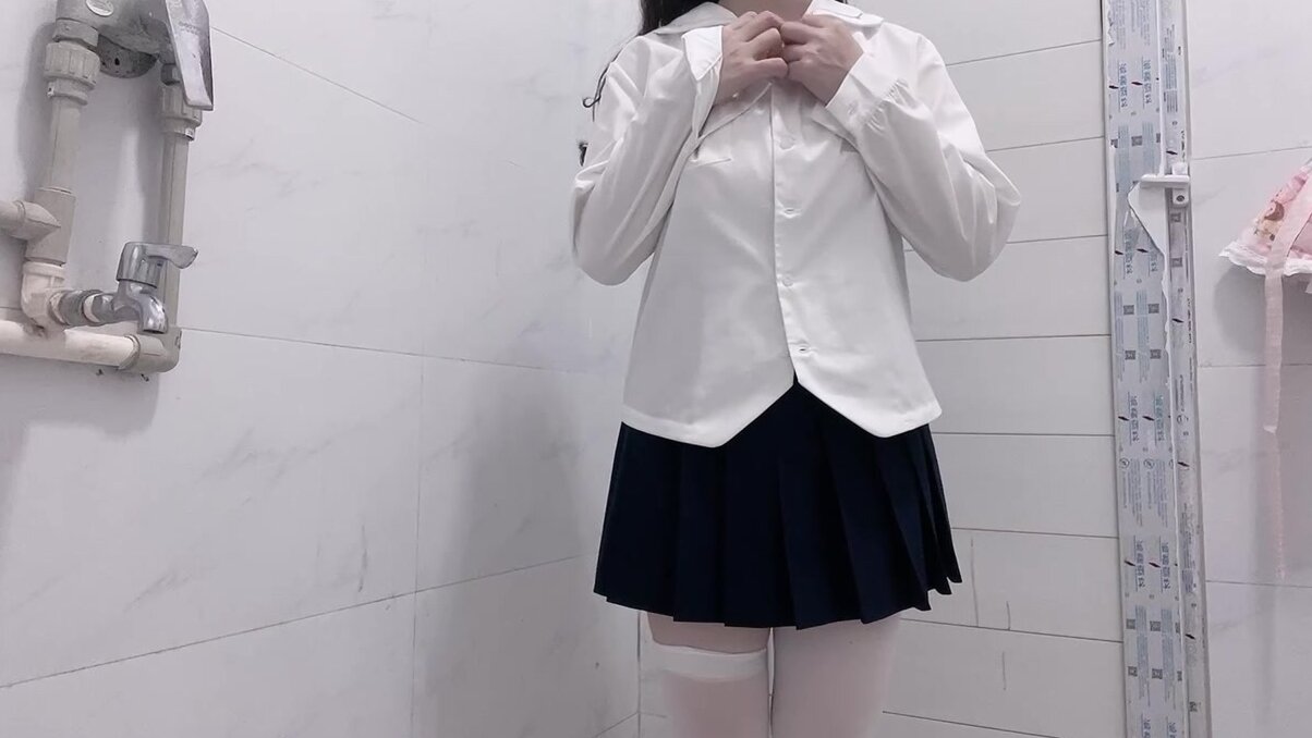 高中妹脫衣自拍60