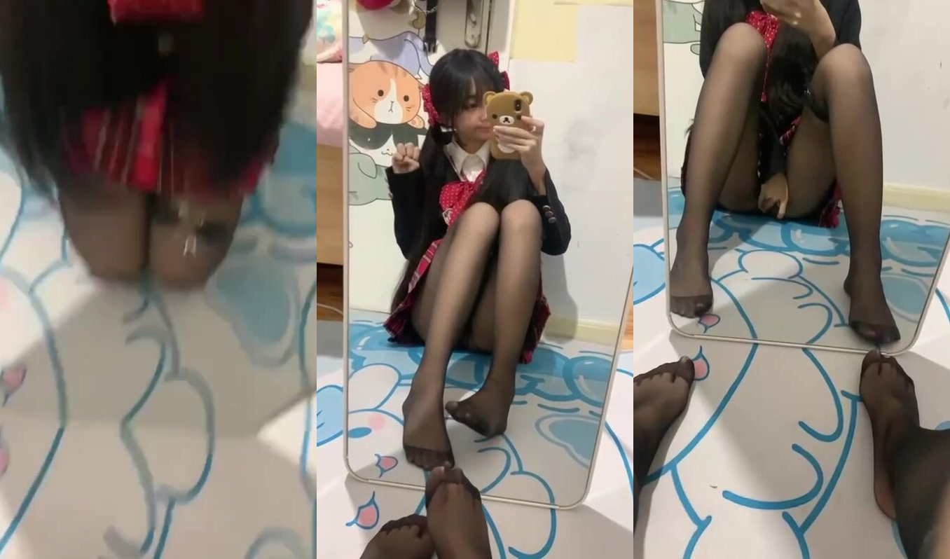 是嚯嚯呀_黑絲JK