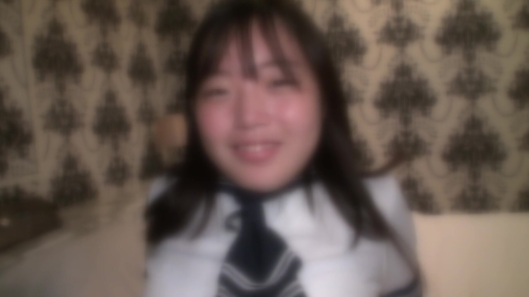 【18歳・黒髪ショート】 無邪気な瞳でオジサンちんぽをおしゃぶりしてくるて従順なまさにダイヤの原石女子の制服フェラ・口内射精!!