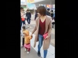 スマホ個人撮影　「おっきい♡」2児のママとは思えない若いギャル妻の不倫ハメ撮りが流出…！